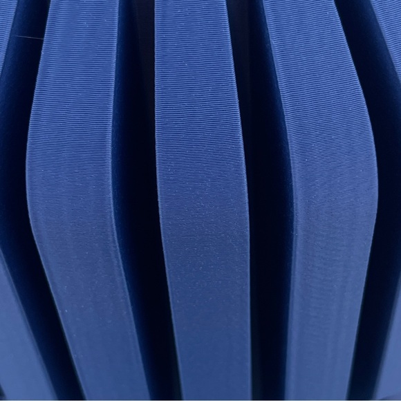 Indoor Flower Pot, The Vaki Planter Pot w Drainage Holes & Drip Tray, 3D Printed - Picture 8 of 12